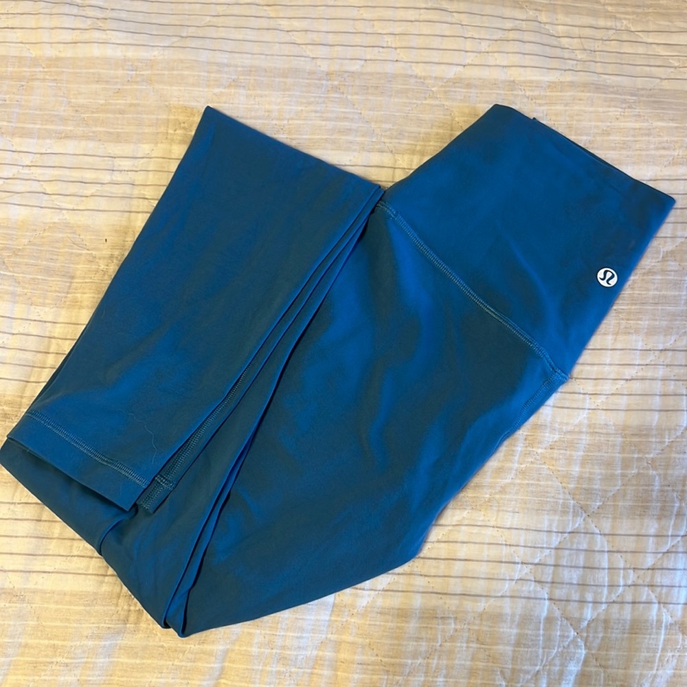 WORN ONCE!!! Size 4 LULULEMON 28” BLUE LEGGINGS! 💙💙💙